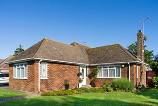 Bungalow with replacement cost estimated by Douglas Cost Guide